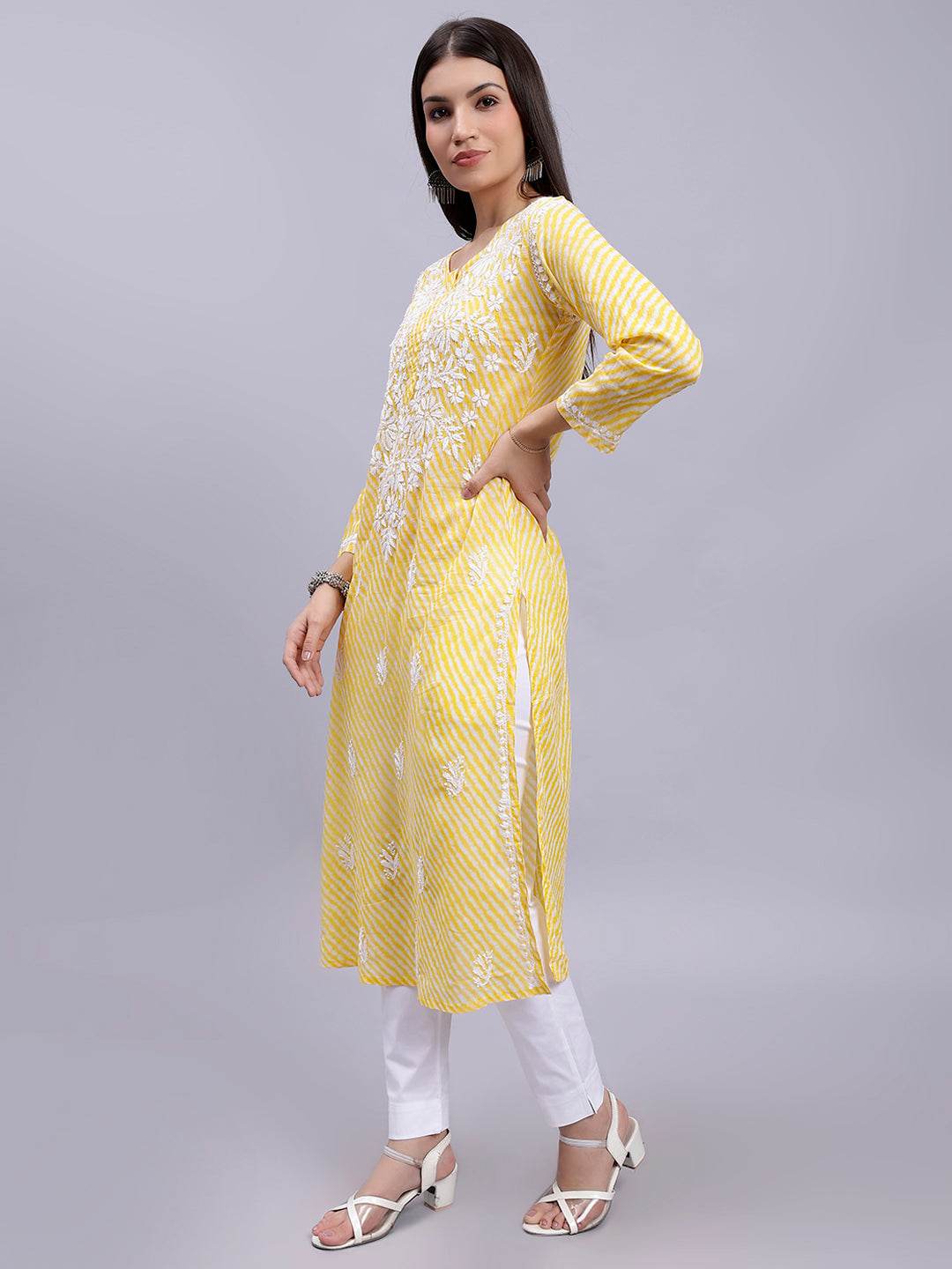 Yellow Mul Mul Lucknowi Leheriya Chikankari Kurti