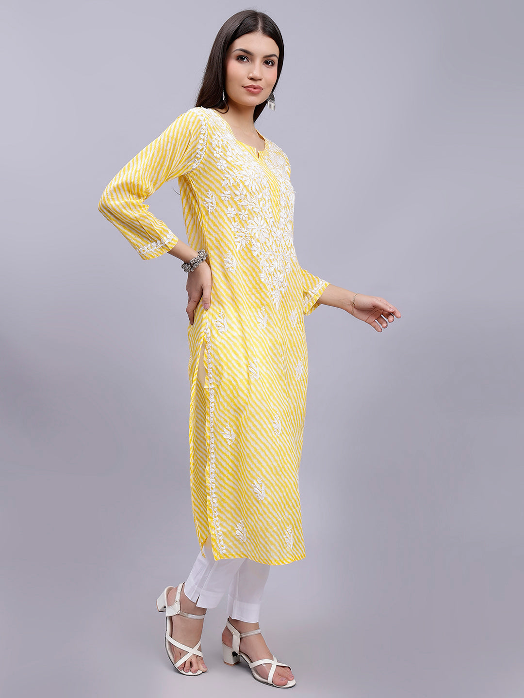 Yellow Mul Mul Lucknowi Leheriya Chikankari Kurti