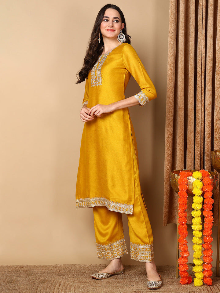 ZERESOUQ-Yellow-Silk-Blend-Solid-Embroidered-Straight-Kurta-Trouser-With-Dupatta