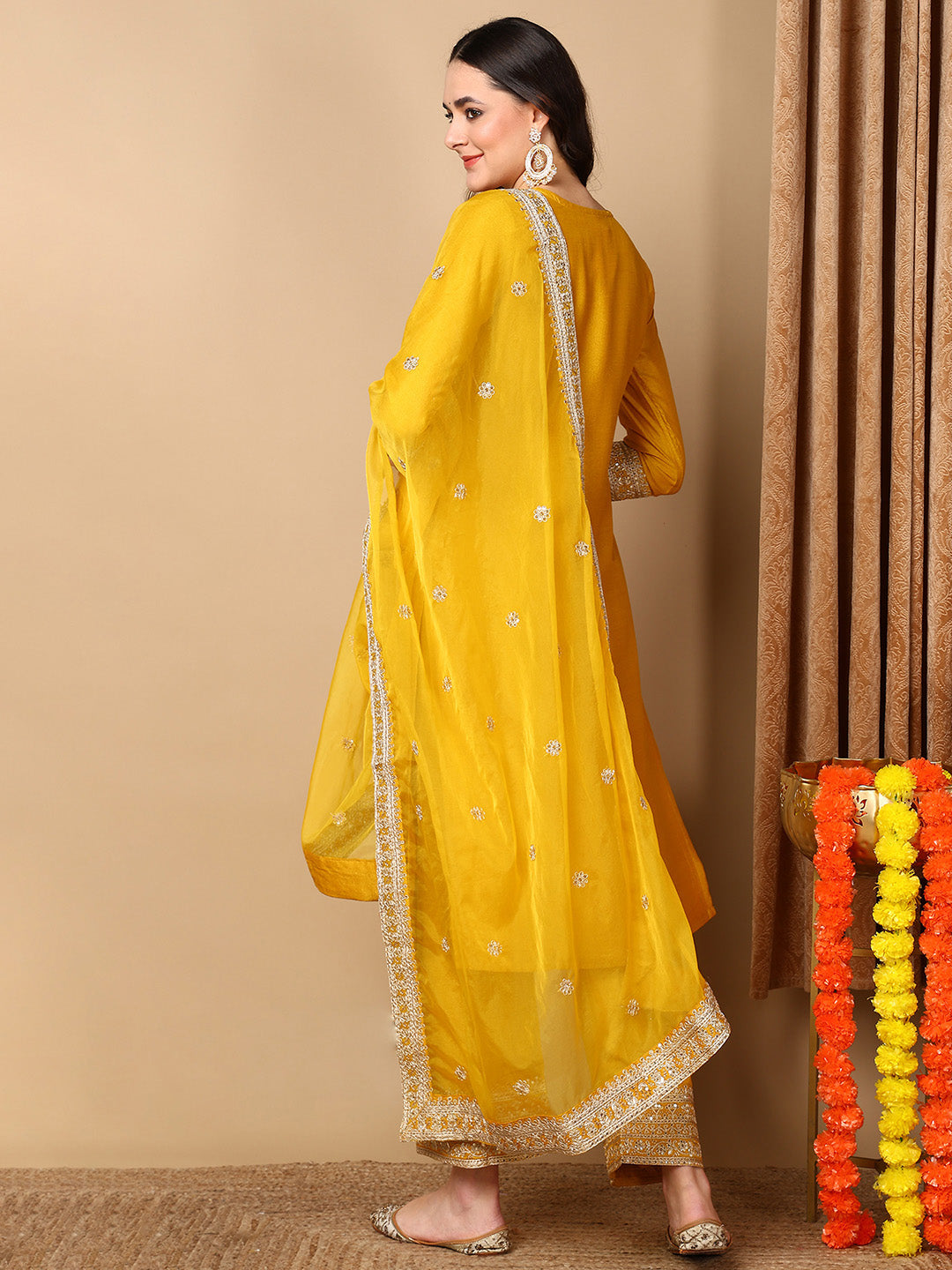 ZERESOUQ-Yellow-Silk-Blend-Solid-Embroidered-Straight-Kurta-Trouser-With-Dupatta