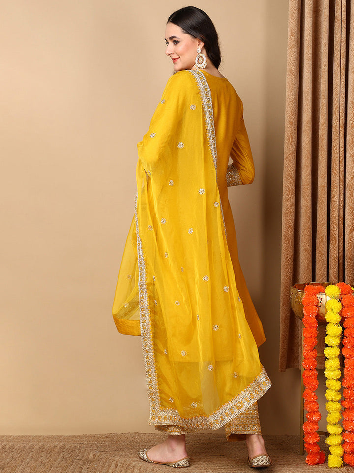 ZERESOUQ-Yellow-Silk-Blend-Solid-Embroidered-Straight-Kurta-Trouser-With-Dupatta