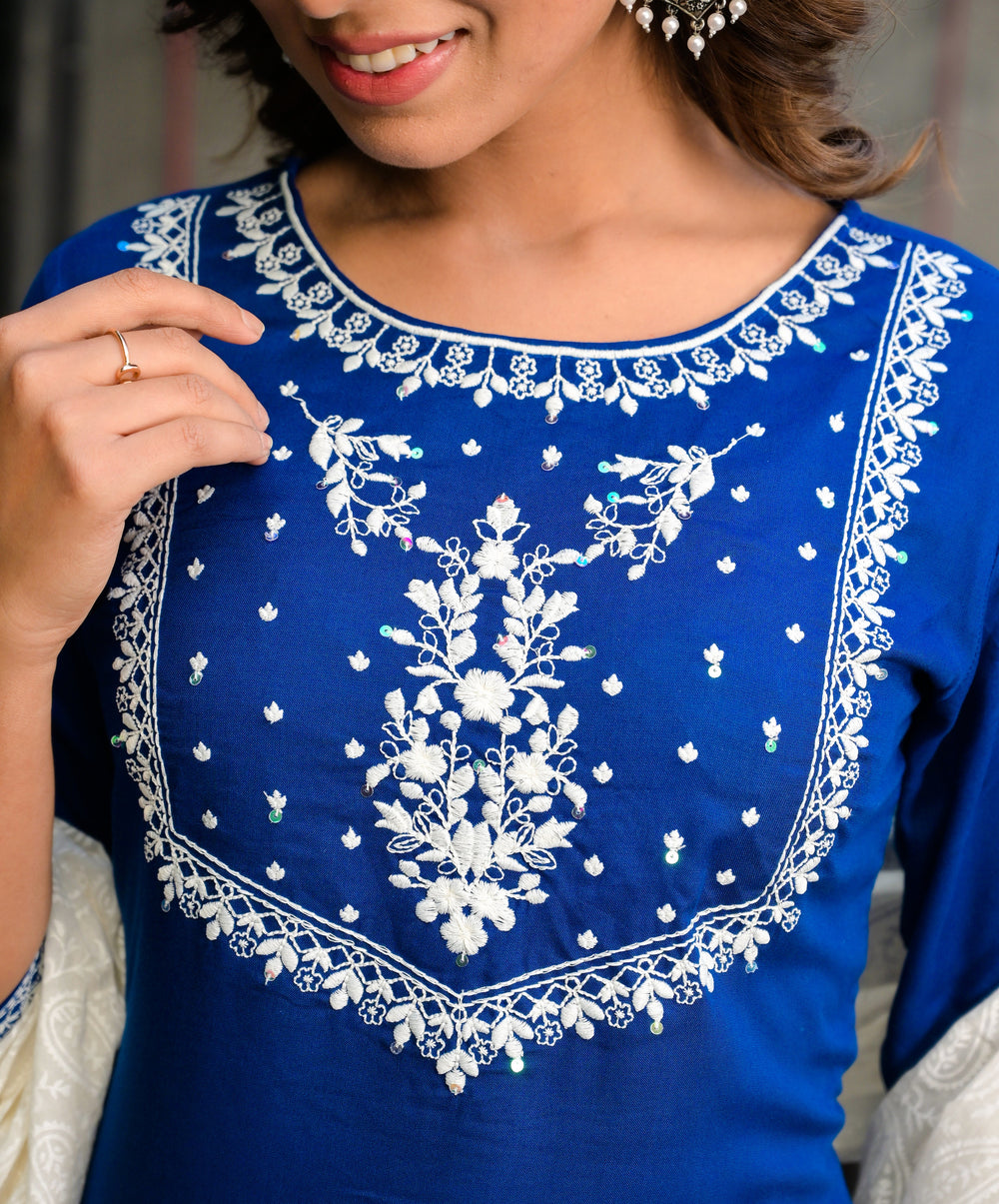 Blue-And-White-Embroidered-Dupatta-Set-7501SETBL
